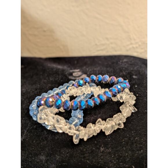Three Blue Crystal One Clear Quartz Chip Bracelet Lot - Picture 6 of 9
